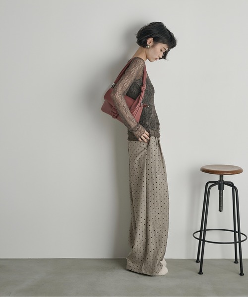 THE YOn（ザヨン）の「ストレッチレースクルーネックPO（Tシャツ/カットソー・レディース・グレイッシュベージュ/ブラック/ピンク/アイボリー・FREE）」の15枚目の写真