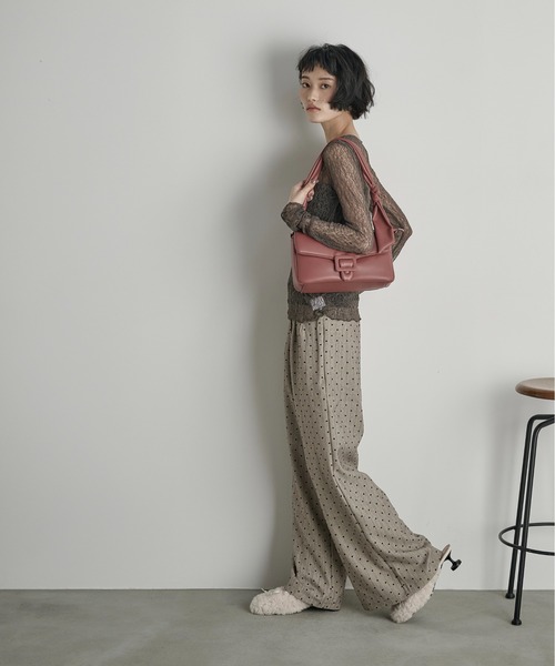 THE YOn（ザヨン）の「ストレッチレースクルーネックPO（Tシャツ/カットソー・レディース・グレイッシュベージュ/ブラック/ピンク/アイボリー・FREE）」の16枚目の写真