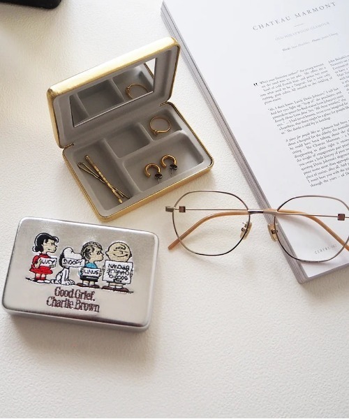 LAZY SUSAN(レイジースーザン)の「マルチJケースPN2 コンパクトミラーL(ポーチ・レディース・ゴールド/シルバー・FREE)」の2枚目の写真