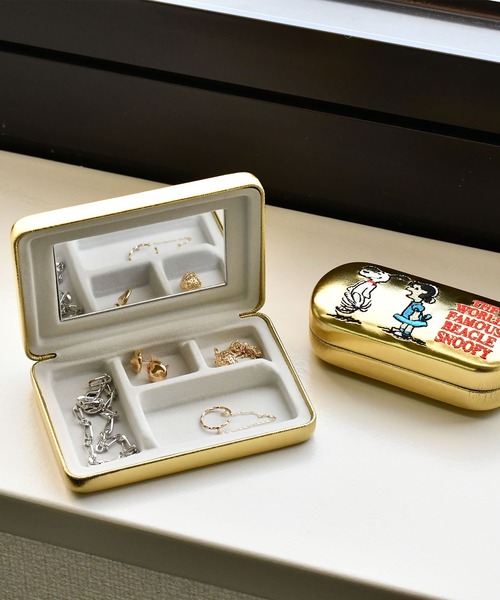 LAZY SUSAN(レイジースーザン)の「マルチJケースPN2 コンパクトミラーL(ポーチ・レディース・ゴールド/シルバー・FREE)」の4枚目の写真