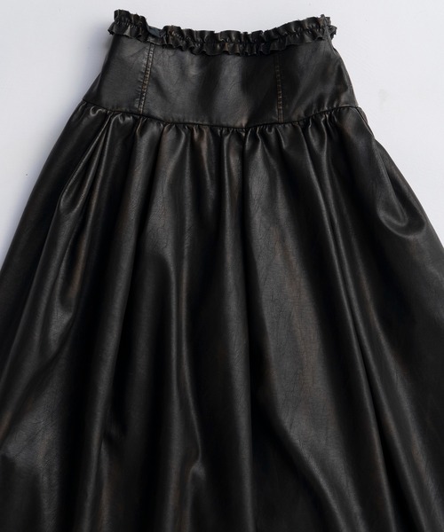 MAISON SPECIAL(メゾンスペシャル)の「Waist Frill Vegan Leather Mid-length Skirt/ウエストフリルヴィーガンレザーミモレスカート(スカート・レディース・ブラウン/ブラック・36/38)」の11枚目の写真
