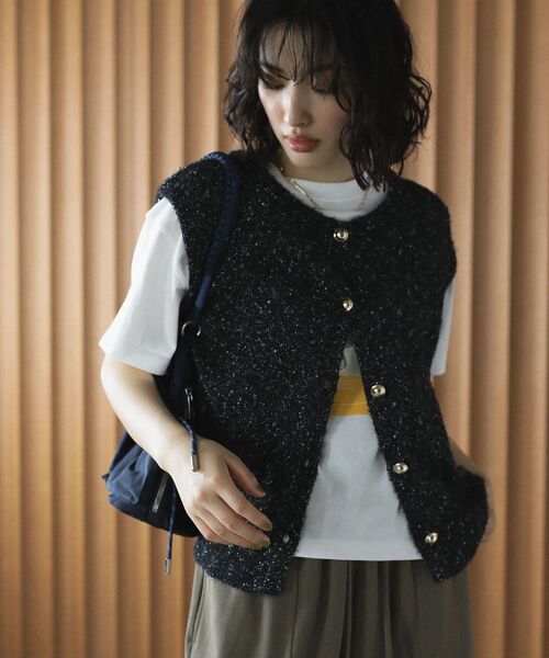 Green　Parks（グリーンパークス）の「ツイード風金釦ニットベスト（ベスト・レディース・アイボリー/ブラック/グレー・FREE）」の4枚目の写真