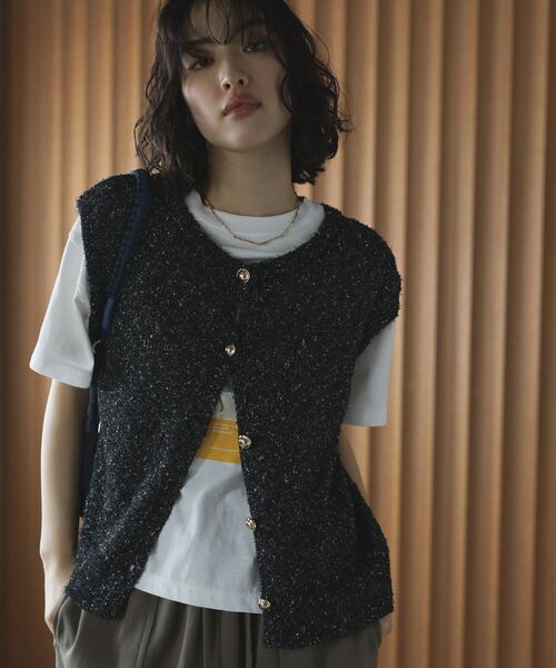 Green　Parks（グリーンパークス）の「ツイード風金釦ニットベスト（ベスト・レディース・アイボリー/ブラック/グレー・FREE）」の6枚目の写真