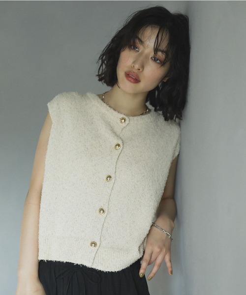 Green　Parks（グリーンパークス）の「ツイード風金釦ニットベスト（ベスト・レディース・アイボリー/ブラック/グレー・FREE）」の2枚目の写真