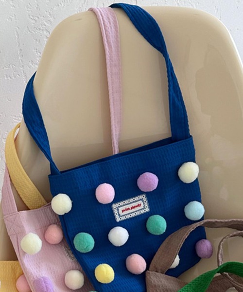 aimoha(アイモハ)の「【-aimoha-KIDS-】キッズ カラフルぽんぽんショルダーバッグ(ショルダーバッグ・キッズ・ベージュ/イエロー/ブルー・FREE)」の14枚目の写真
