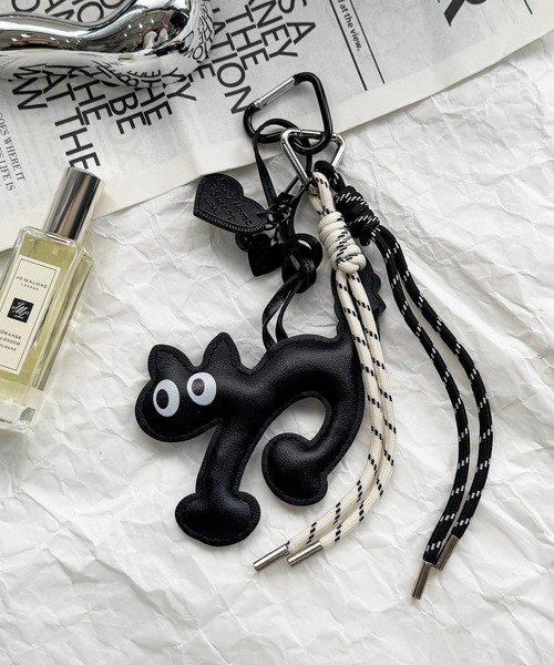 NOLITA LABORATORY(ノリータラボラトリー)の「【 NOLITA / ノリータ 】 ブラックキャット バッグチャーム/キーホルダー/猫モチーフ/個性派デザイン(チャーム・レディース・ブラック/ホワイト・FREE)」の1枚目の写真