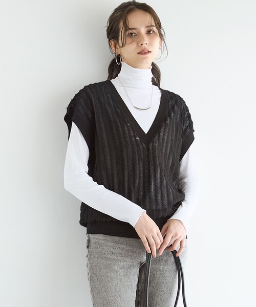 23区(ニジュウサンク)の「【SLOW/一部店舗限定】フリンジニット ジレ(ニット/セーター・レディース・アイボリー系/ブラック系・38)」の2枚目の写真