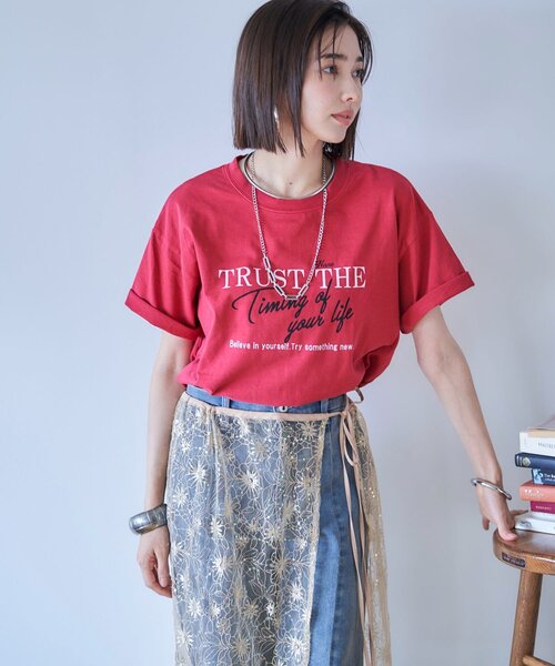 Remind me and forever（リマインドミーアンドフォーエバー）の「【nane】ピグメント加工ロゴTシャツ（Tシャツ/カットソー・レディース・ネイビー/レッド/チャコールグレー・FREE）」の2枚目の写真