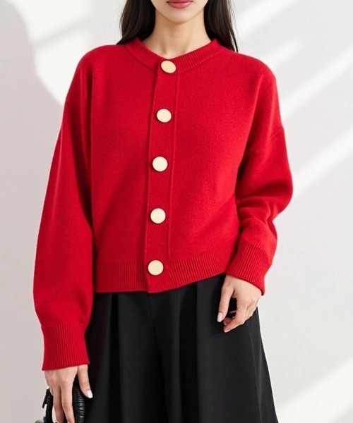 cammie(キャミー)の「ビックボタンドロップショルダーニットカーディガン(カーディガン/ボレロ・レディース・ベージュ/ライトグレー/レッド/ブラック/オフホワイト・FREE)」の21枚目の写真