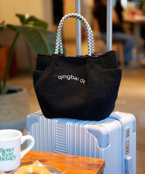 ikka（イッカ）の「【軽量】ボアロゴイリミニトート（トートバッグ・レディース・ブラック/ブラウン/オフホワイト/モカ・FREE）」の3枚目の写真