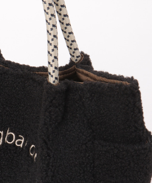 ikka（イッカ）の「【軽量】ボアロゴイリミニトート（トートバッグ・レディース・ブラック/ブラウン/オフホワイト/モカ・FREE）」の8枚目の写真