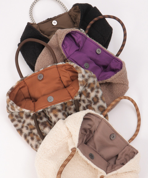 ikka（イッカ）の「【軽量】ボアロゴイリミニトート（トートバッグ・レディース・ブラック/ブラウン/オフホワイト/モカ・FREE）」の17枚目の写真