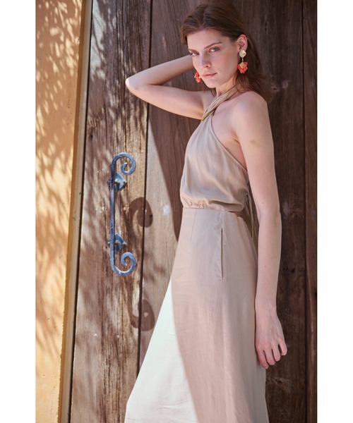 Estella.K(エステラケー)の「Agrigento Dress ホルターリングロングドレス(ワンピース・レディース・ブラック/ブラウン/ライトベージュ・FREE)」の8枚目の写真