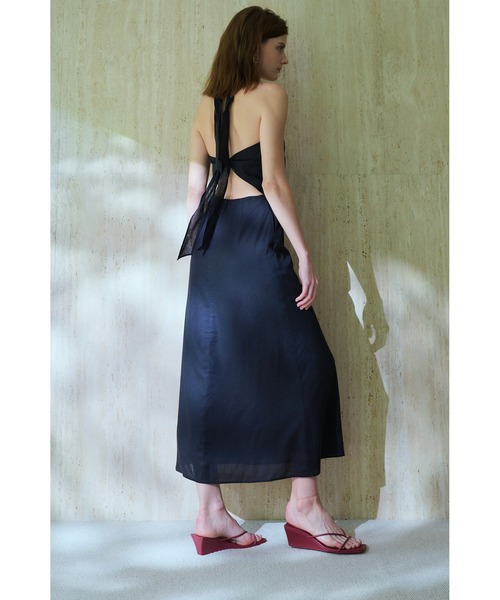 Estella.K(エステラケー)の「Agrigento Dress ホルターリングロングドレス(ワンピース・レディース・ブラック/ブラウン/ライトベージュ・FREE)」の7枚目の写真