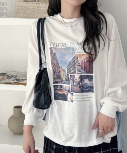 A.D.C.L.（エーディーシーエル）の「背面 デニム切替 プリント ビッグTシャツ（Tシャツ/カットソー・レディース・チャコールグレー/オフホワイト・M/L）」の2枚目の写真