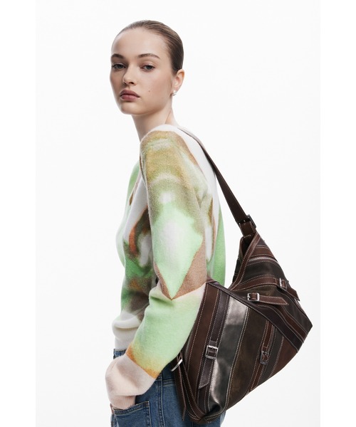 Desigual(デシグアル)の「パッチワークストライプフェイクレザーショルダーバッグ(ショルダーバッグ・レディース・ブラウン・FREE)」の7枚目の写真
