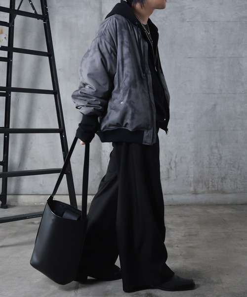 Confirm(コンファーム)の「AW ヴィンテージスモークウォッシュ柄 アブストラクト柄 ダブルジップ MA-1 中綿ブルゾン ビッグシルエット メンズ レディース ユニセックス 【Confirm】(ダウンジャケット/コート・メンズ・ブラック/ホワイト系/グレー系・L/M)」の22枚目の写真