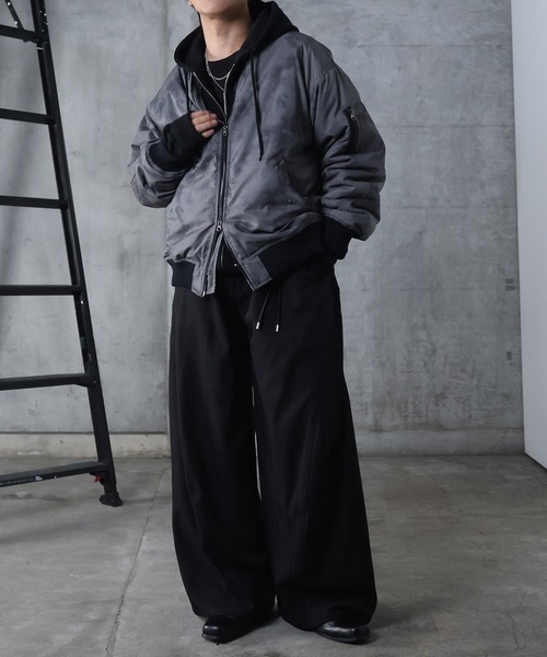 Confirm(コンファーム)の「AW ヴィンテージスモークウォッシュ柄 アブストラクト柄 ダブルジップ MA-1 中綿ブルゾン ビッグシルエット メンズ レディース ユニセックス 【Confirm】(ダウンジャケット/コート・メンズ・ブラック/ホワイト系/グレー系・L/M)」の21枚目の写真