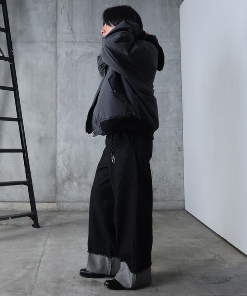 Confirm(コンファーム)の「AW ヴィンテージスモークウォッシュ柄 アブストラクト柄 ダブルジップ MA-1 中綿ブルゾン ビッグシルエット メンズ レディース ユニセックス 【Confirm】(ダウンジャケット/コート・メンズ・ブラック/ホワイト系/グレー系・L/M)」の15枚目の写真