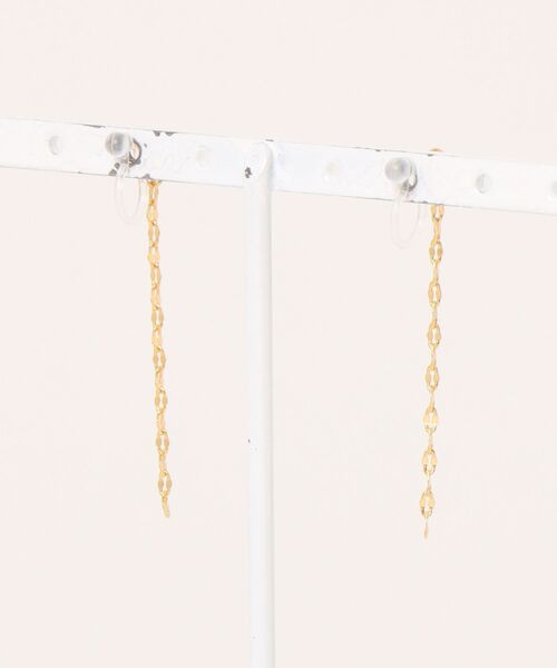 tone（トーン）の「【Cherie+Chambre】Petal Chain Earring（イヤリング・レディース・ゴールド・FREE）」の3枚目の写真