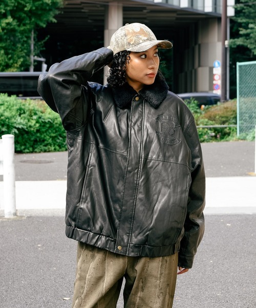 BEN DAVIS（ベンデイビス）の「【BEN DAVIS/ベンデイビス】ヴィンテージ加工 衿ボア レザーライクジャケット 中綿 防寒 古着加工（ライダースジャケット・メンズ・ブラック・MEDIUM/LARGE/X-LARGE）」の7枚目の写真