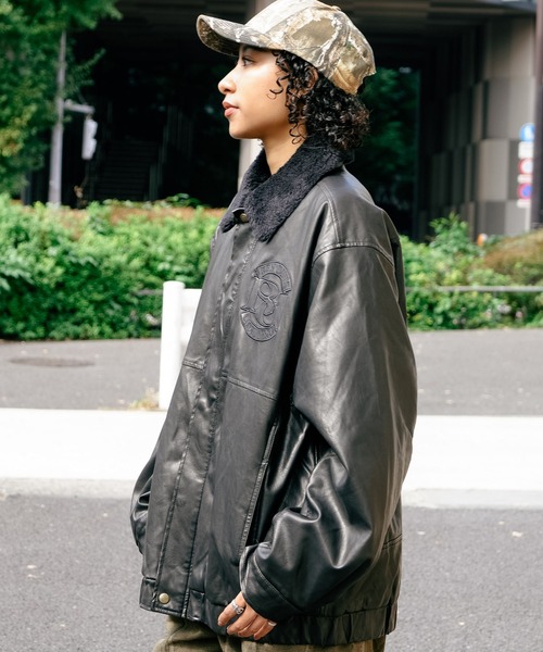 BEN DAVIS（ベンデイビス）の「【BEN DAVIS/ベンデイビス】ヴィンテージ加工 衿ボア レザーライクジャケット 中綿 防寒 古着加工（ライダースジャケット・メンズ・ブラック・MEDIUM/LARGE/X-LARGE）」の8枚目の写真