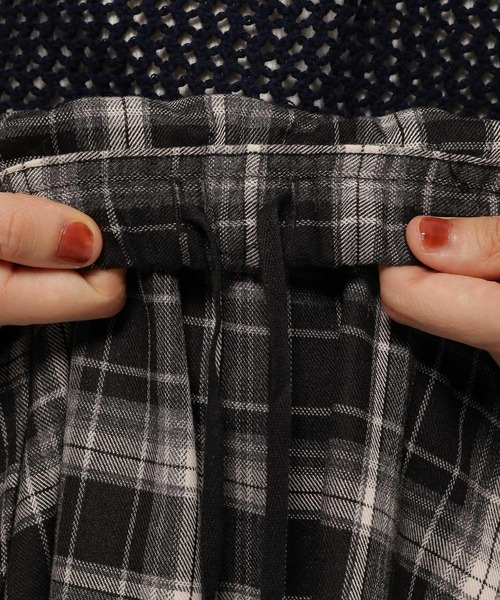 niko and...（ニコアンド）の「2WAYチェックビスチェスカート（スカート・レディース・ライトブルー/ホワイト/ベージュ・FREE）」の17枚目の写真