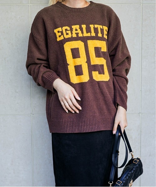 GORGE(ゴージ)の「《カレッジロゴ×ナンバリング》レディース モールニット プルオーバー ストリート ゆるシルエット 秋冬(ニット/セーター・レディース・ネイビー/ブラウン/オフホワイト・F)」の3枚目の写真