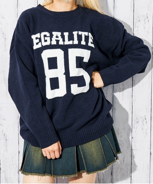 GORGE(ゴージ)の「《カレッジロゴ×ナンバリング》レディース モールニット プルオーバー ストリート ゆるシルエット 秋冬(ニット/セーター・レディース・ネイビー/ブラウン/オフホワイト・F)」の14枚目の写真