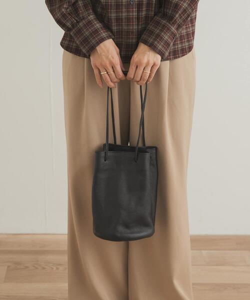 URBAN RESEARCH DOORS（アーバンリサーチドアーズ）の「2WAYレザーバッグ（ショルダーバッグ・レディース・ブラック/グレー系その他・ONE）」の4枚目の写真