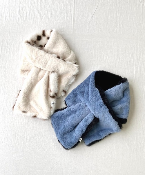 Casselini（キャセリーニ）の「リバーシブルティペット（ネックウォーマー/スヌード・レディース・アイボリー/ブラック・ONE SIZE）」の5枚目の写真