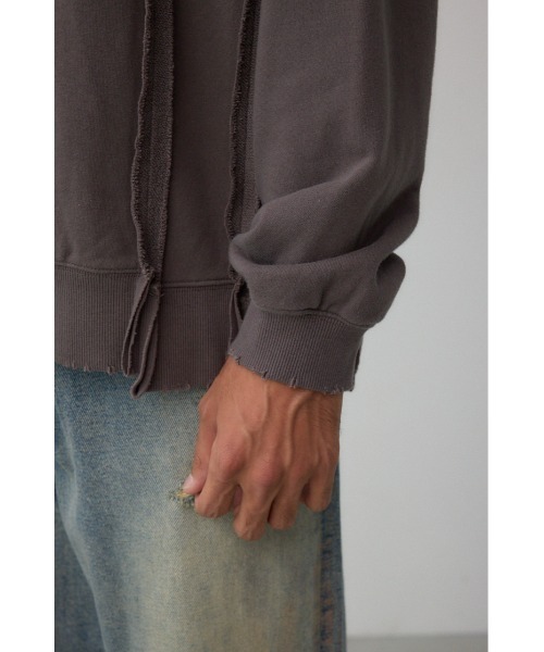 AZUL by moussy（アズールバイマウジー）の「ステップヘムヘビースウェット（スウェット・メンズ・スモークピンク/ダークブラウン/ライトブラック・MEDIUM/LARGE）」の6枚目の写真
