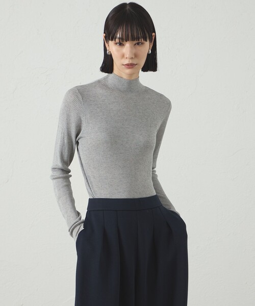 CAST:(キャストコロン)の「【着回し抜群/イージーケア】ハイネックリブニット(ニット/セーター・レディース・グリーン系その他/レッド/オフホワイト/グレー/ブラック・M)」の3枚目の写真