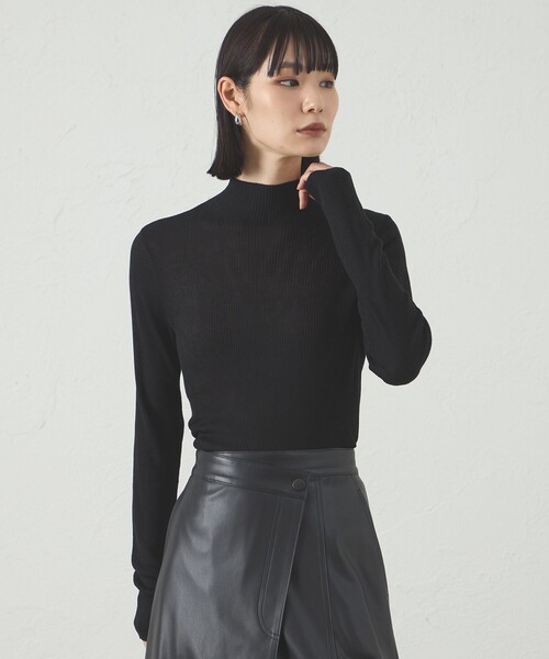 CAST:(キャストコロン)の「【着回し抜群/イージーケア】ハイネックリブニット(ニット/セーター・レディース・グリーン系その他/レッド/オフホワイト/グレー/ブラック・M)」の2枚目の写真