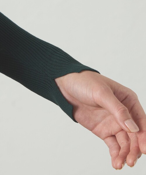 CAST:(キャストコロン)の「【着回し抜群/イージーケア】ハイネックリブニット(ニット/セーター・レディース・グリーン系その他/レッド/オフホワイト/グレー/ブラック・M)」の14枚目の写真