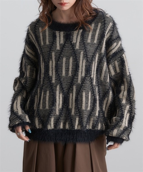 Soiunique（スワユニーク）の「フェザー切替ゆったりサイズ総柄ニット　［Soiunique］（ニット/セーター・レディース・ブラウン系/ブラック系・フリー）」の7枚目の写真