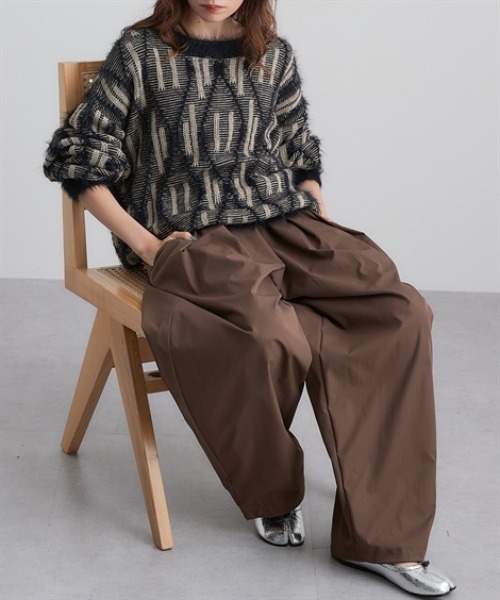 Soiunique（スワユニーク）の「フェザー切替ゆったりサイズ総柄ニット　［Soiunique］（ニット/セーター・レディース・ブラウン系/ブラック系・フリー）」の9枚目の写真