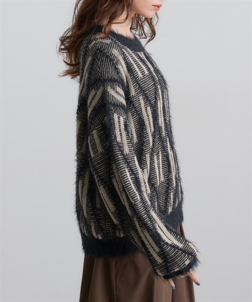 Soiunique（スワユニーク）の「フェザー切替ゆったりサイズ総柄ニット　［Soiunique］（ニット/セーター・レディース・ブラウン系/ブラック系・フリー）」の18枚目の写真