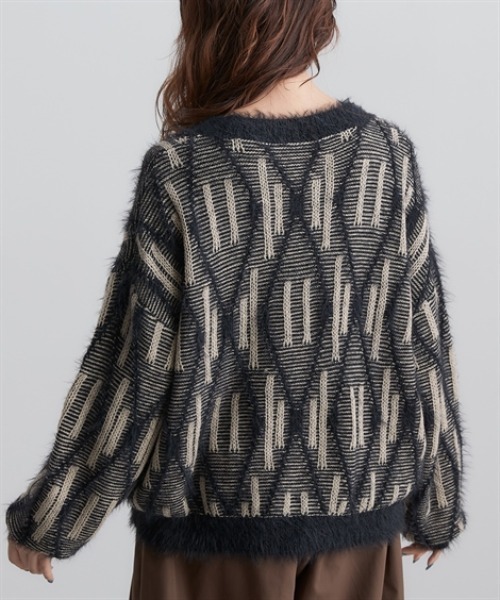 Soiunique（スワユニーク）の「フェザー切替ゆったりサイズ総柄ニット　［Soiunique］（ニット/セーター・レディース・ブラウン系/ブラック系・フリー）」の19枚目の写真