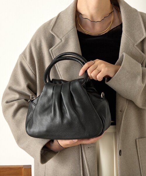 Jena espace merveilleux（ジェナ　エスパスメルヴェイユ）の「《さわゆい企画》【新色登場・WEB限定】プリーツレザーバッグ（トートバッグ・レディース・ブラック・FREE）」の3枚目の写真