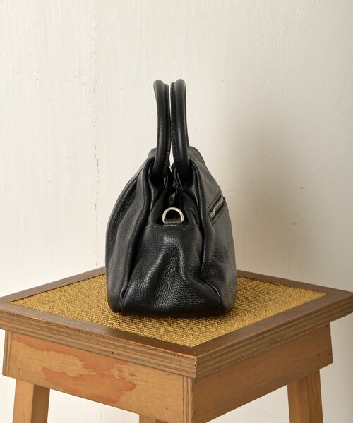 Jena espace merveilleux（ジェナ　エスパスメルヴェイユ）の「《さわゆい企画》【新色登場・WEB限定】プリーツレザーバッグ（トートバッグ・レディース・ブラック・FREE）」の7枚目の写真