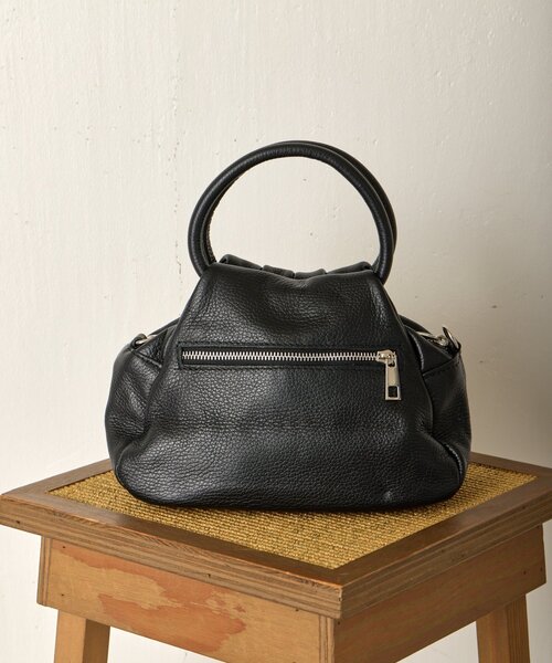 Jena espace merveilleux（ジェナ　エスパスメルヴェイユ）の「《さわゆい企画》【新色登場・WEB限定】プリーツレザーバッグ（トートバッグ・レディース・ブラック・FREE）」の8枚目の写真