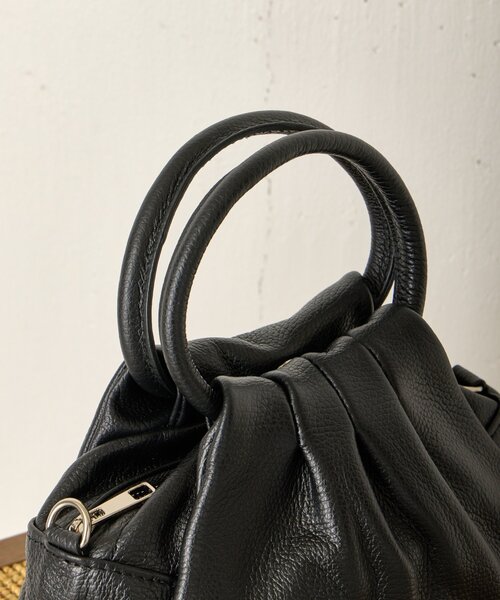 Jena espace merveilleux（ジェナ　エスパスメルヴェイユ）の「《さわゆい企画》【新色登場・WEB限定】プリーツレザーバッグ（トートバッグ・レディース・ブラック・FREE）」の9枚目の写真