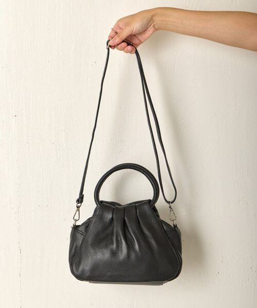 Jena espace merveilleux（ジェナ　エスパスメルヴェイユ）の「《さわゆい企画》【新色登場・WEB限定】プリーツレザーバッグ（トートバッグ・レディース・ブラック・FREE）」の18枚目の写真