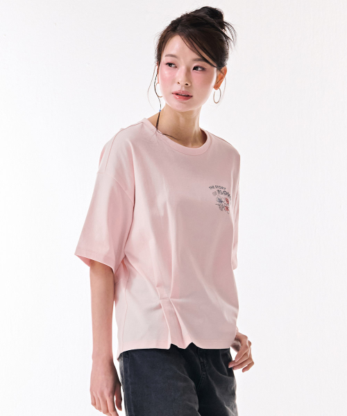 CHASECULT(チェイスカルト)の「レディース裾デザイン変形半袖Tシャツ-DBRG5879D0P(Tシャツ/カットソー・レディース・PINK・85/90)」の3枚目の写真