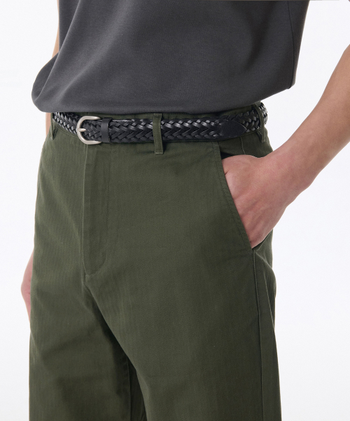 MUSINSA STANDARD（ムシンサスタンダード）の「コットンヘリンボーンテーパードパンツ[カーキ]（その他パンツ・メンズ・その他・29/30/31/33/26/27/28/40/38/42/36/34/32）」の4枚目の写真