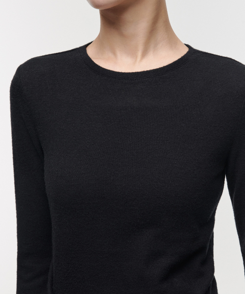 MUSINSA STANDARD WOMAN（ムシンサスタンダードウーマン）の「ウィメンズクルーネック長袖ニットTシャツ[ブラック]（Tシャツ/カットソー・レディース・その他・SMALL/MEDIUM/LARGE/X-SMALL）」の4枚目の写真