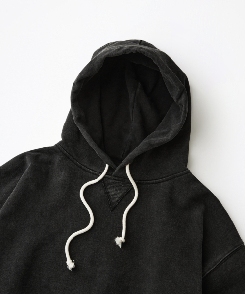 OUTSTANDING(アウトスタンディング)の「AUTHENTIC COMFORT HOOD SWEAT_VINTAGE CHARCOAL(パーカー・メンズ・その他・MEDIUM/LARGE/X-LARGE)」の3枚目の写真