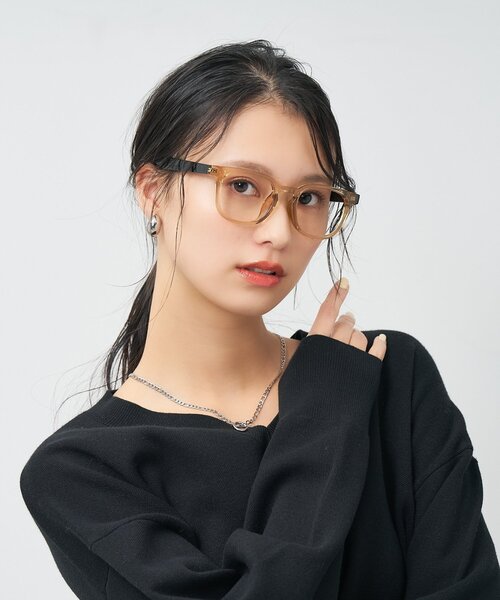 Zoff(ゾフ)の「ウェリントン型 メガネ|軽量 眼鏡 伊達めがね 度付き(レンズ交換券付) 度あり ユニセックス|Zoff|CLASSIC(メガネ・メンズ・ブラック/レッド/ブラウン系9/グレー・FREE)」の6枚目の写真