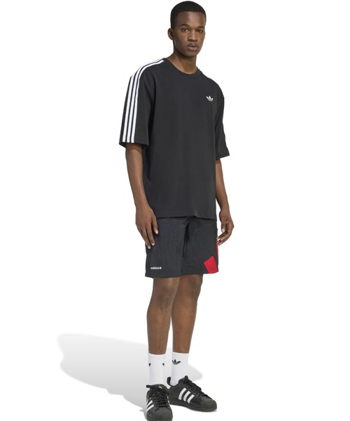 adidas(アディダス)の「adidas ADICOLOR 3-STRIPES OVERSIZED TEE / アディダス アディカラー 3 ストライプ オーバーサイズ ティー(Tシャツ/カットソー・メンズ・ブラック・M/S/XXL/XL/L)」の9枚目の写真